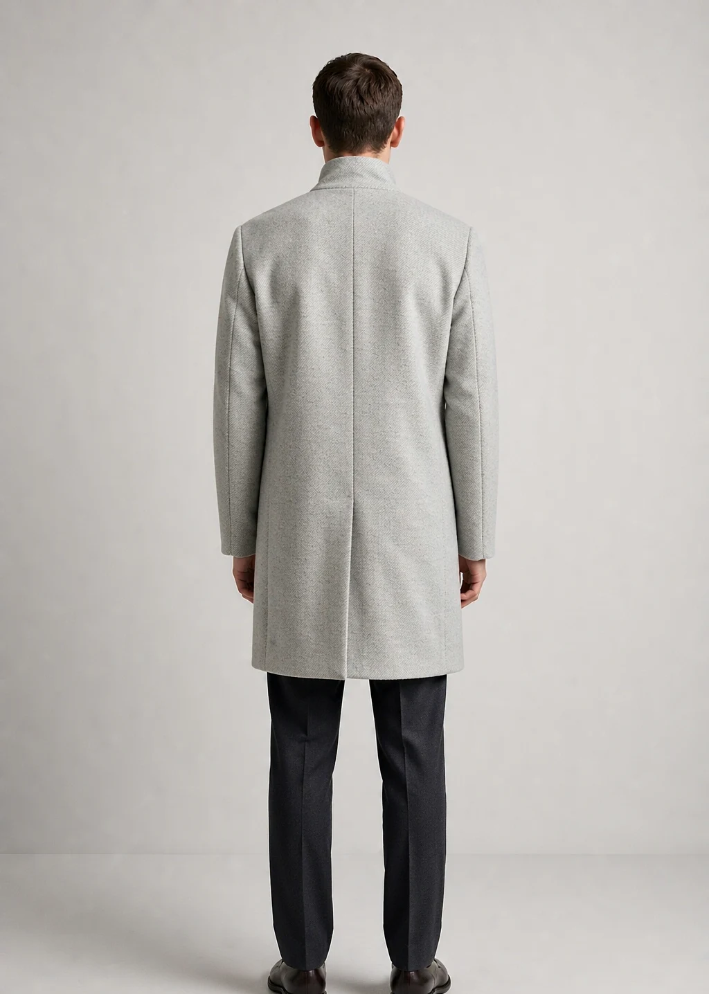 XH25W2107 AI model back Men's light grey melange coat, center back seam and vent, AI-rendered model back view - Style XH25W2107