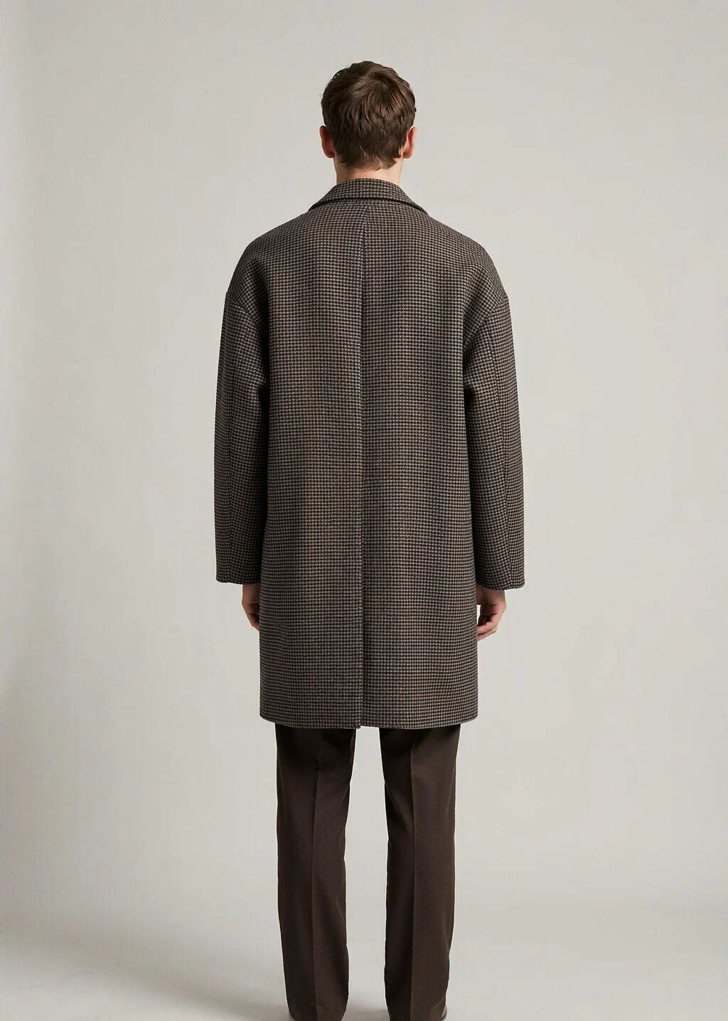 XH26AW2104 mens brown houndstooth wool coat model back view - AI generated