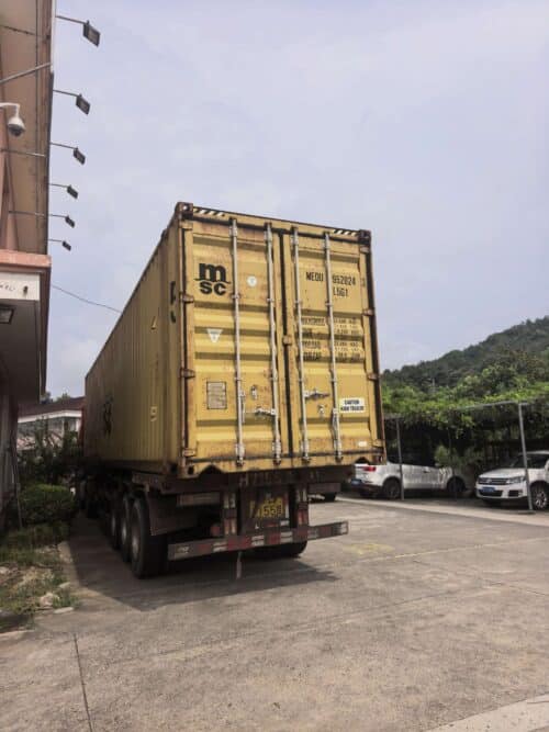 出货中 (7) MSC container being loaded for export shipping